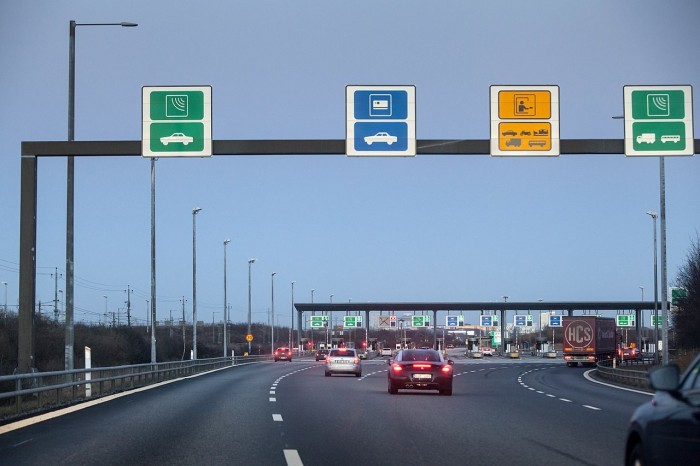 Hauliers warned of of €5,490 fines for breaking posted driver rules in Sweden