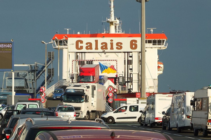 France delays new digital border checks for UK freight