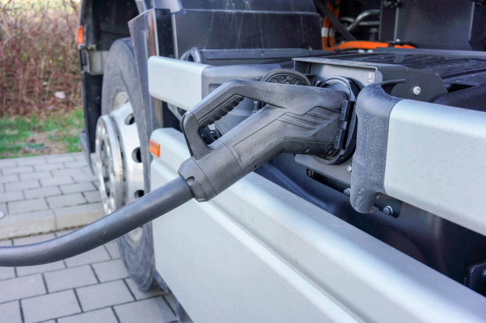 EU launches push to map electric truck routes