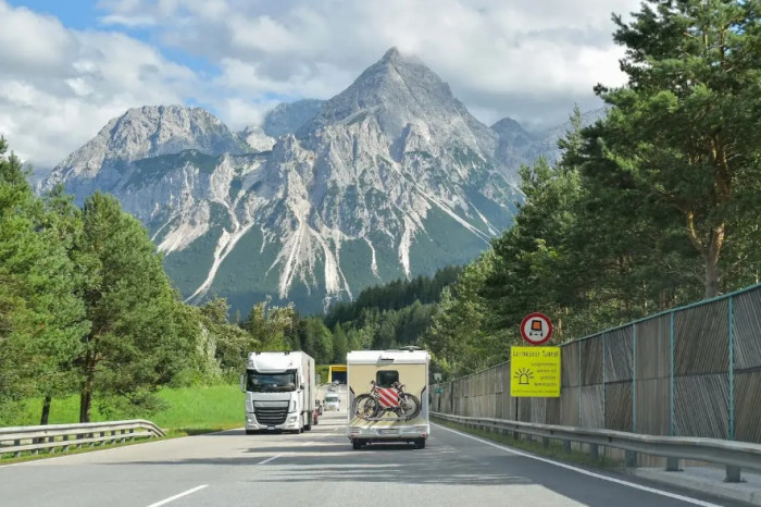 Austria to raise truck tolls as industry warns of higher costs despite 2026 relief