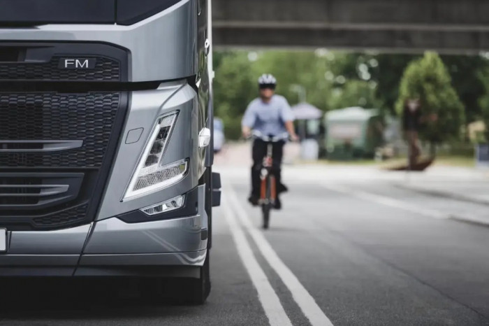 Volvo and Mercedes-Benz lead 2025 Euro NCAP Safer Truck ratings with five stars