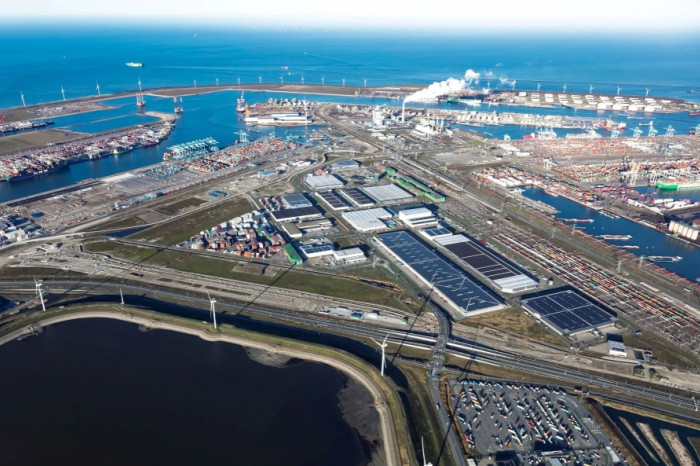 Rotterdam and Antwerp lose tonnes as Europe’s trade shifts east