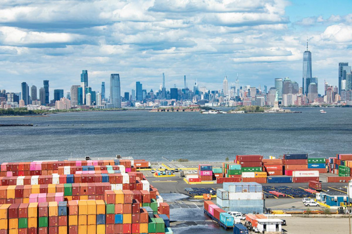 US tariffs are slowing German exports; companies postpone investments