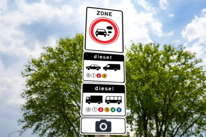 Hundreds of lorry and bus drivers fined before city secured camera-enforcement approval