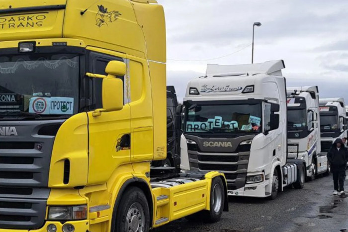 Balkan hauliers to block EU borders again as supply chain disruption looms